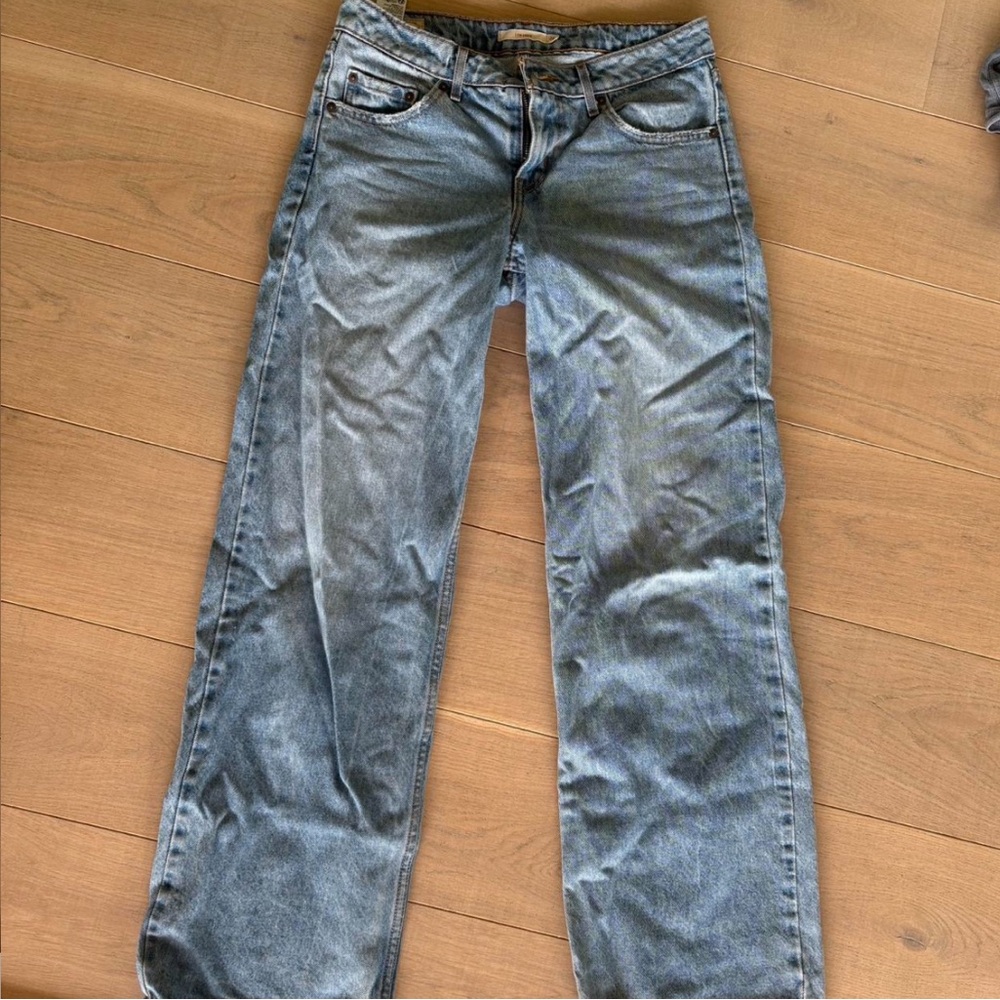 Levi’s Low Loose Jeans Size 26x32 straight leg
